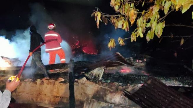 Sijago Merah Mengamuk, Rumah Gadang di Guguak Malalo Ludes
