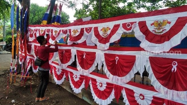 Jerit Hati Penjual Bendera di Nganjuk: Omzet Terjun Bebas Gegara Corona