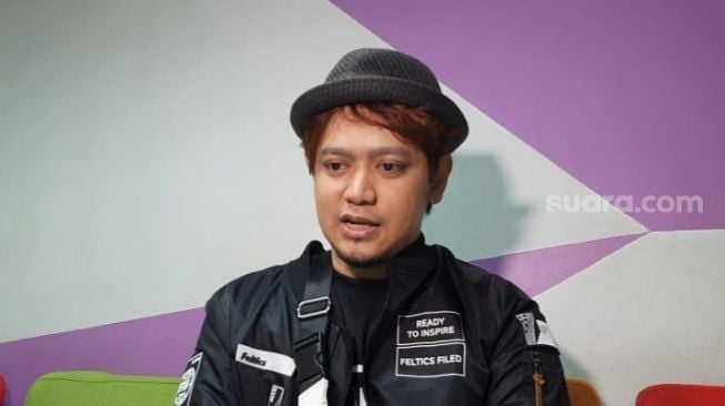 Bakti Teguh Vagetoz ke Ibunya, Gantikan Popok hingga Menyuapi