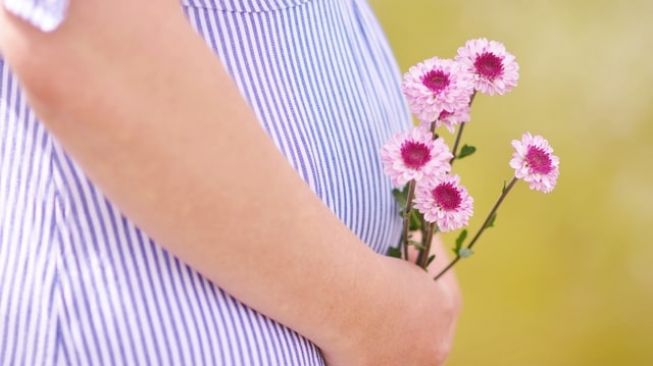 Viral Wanita Hamil 1 Jam Langsung Melahirkan, Keluarga Buka Suara