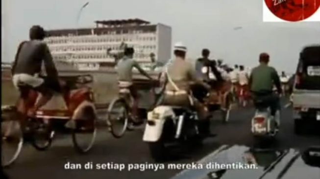 Momen Jenderal Hoegeng turun ke jalan tertibkan pelanggar bunderan HI