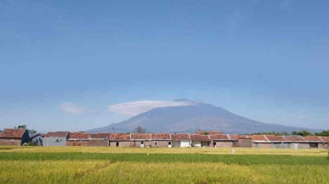 Pemandangan Gunung Ciremai di Jawa Barat. (ANTARA/Khaerul Izan)