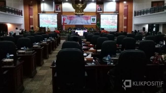 DPRD Sumbar Ikuti Rapat Paripurna Istimewa Dengarkan Pidato Presiden RI