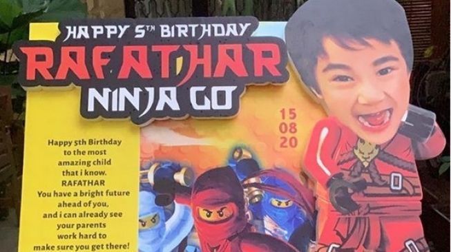 Ninja Go jadi tema ultah ke-5 Rafathar. [Instagram]