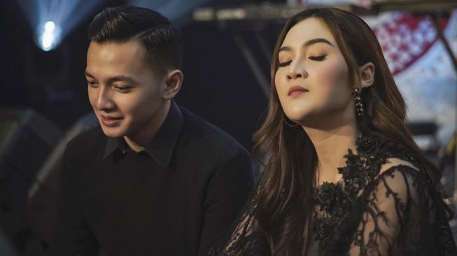 Nella Kharisma dan Dory Harsa [Instagram]