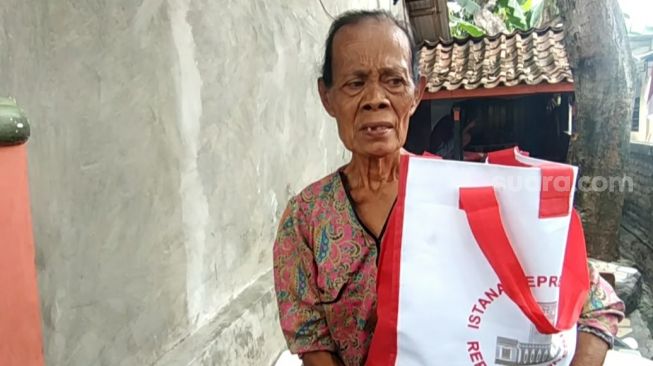 Mbah Khotimah Kena Prank, Jokowi Langsung Kirim Utusan untuk Beri Bantuan