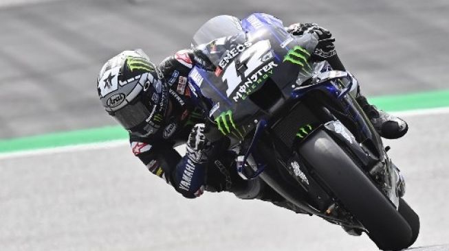 Rider Monster Energy Yamaha Maverick Vinales melaju saat sesi kualifikasi MotoGP Austria di sirkuit Red Bull Ring, Spielberg. JOE KLAMAR / AFP