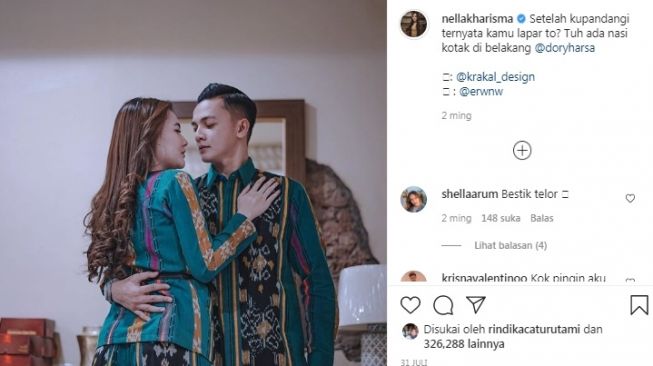 Kemesraan Nella Kharisma dan Dory Harsa [Instagram/@nellakharisma]