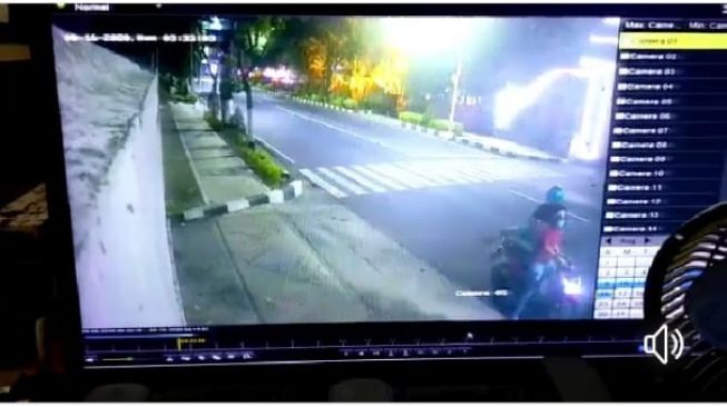 Pesan Pelaku Teror Bupati Kediri: Angkat Kakimu Sebelum Keluarga Kami Bakar