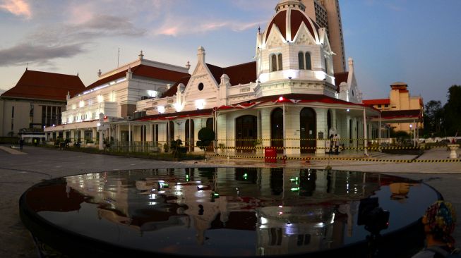 Spot Foto Instagramable Baru di Surabaya, Plasa Alun-alun Balai Pemuda