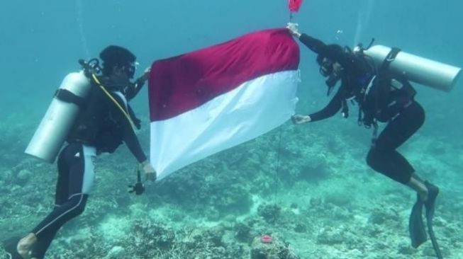 TNI AL Bakal Kibarkan Bendera Merah Putih di Bawah Laut di 77 Wilayah Indonesia