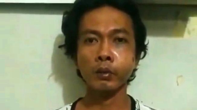 Muka Lebam, Jukir Arogan di Medan Minta Maaf Tendang Motor IRT