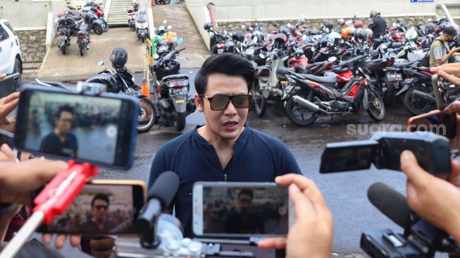 Kriss Hatta Ungkap Ciri-ciri Artis yang Lakukan Pacaran Settingan