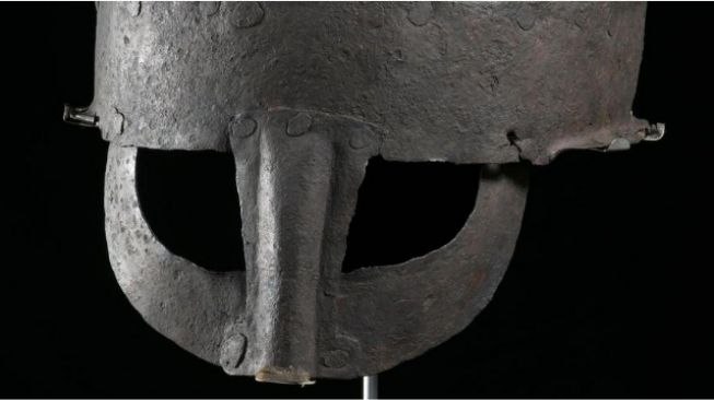 Penemuan Helm Viking. [Stockton.gov.uk]