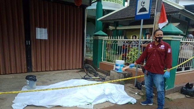 Beli Alat Mesin Cuci, Tukang Sol Sepatu Tewas di Depan Toko Elektronik