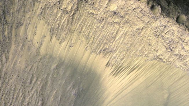 Tangkapan gambar dari planet Mars, Garis Lereng. [JPL.NASA] 