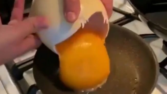 Telur ceplok. (Instagram/@resepyummy)