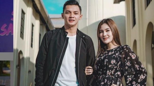 Dikabarin nikah, Dory Harsa pindah agama ikut keyakinan Nella Karisma?