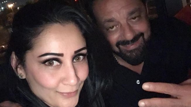 5 Momen Istri Dampingi Sanjay Dutt di Kala Susah, Setia Banget!