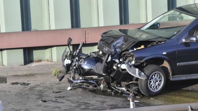 ecelakaan lalu lintas di Berlin, yang menyebabkan kemacetan berjam-jam dan korban luka pada Selasa (18/8/2020) malam, dikaitkan dengan serangan ekstrimis Islam. [AP]