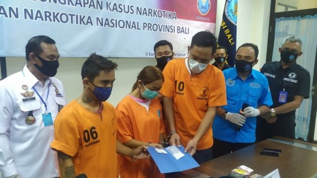 Jualan Sabu Modus Dikubur di Gang, Taktik Istri Bantu Suami di Penjara