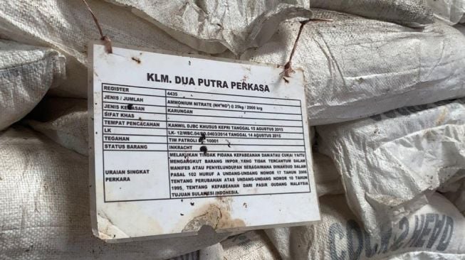 Bea dan Cukai Kepri Timbun 448 Ton Amonium Nitrat, Rawan Meledak