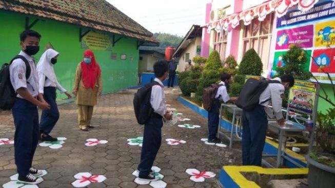 Baru Dua Hari Berjalan, KBM Tatap Muka di Kota Serang Kembali Ditutup