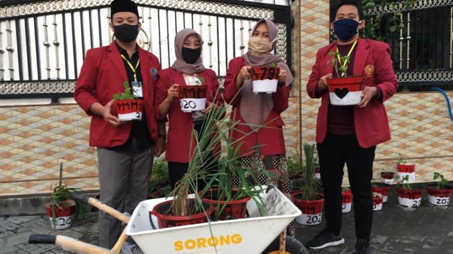 Peduli Lingkungan, PMM 79 Gerakkan Kampung Sehat di Desa Sumengko Gresik