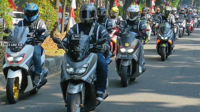 Rayakan HUT Kemerdekaan RI ke-75, JMC Lakukan Touring dan Berbagi