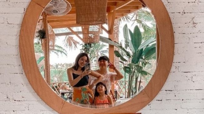 Gisella Anastasia dan Gempi liburan di Bali [Instagram/gisel_la]