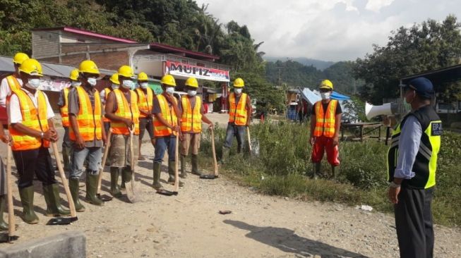 Tingkatkan Daya Beli Masyarakat, PUPR Laksanakan Program Padat Karya Tunai