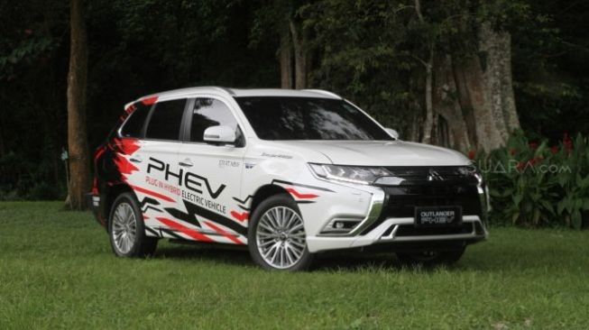 Seribet Apa Sih Merawat Baterai Mobil Listrik?