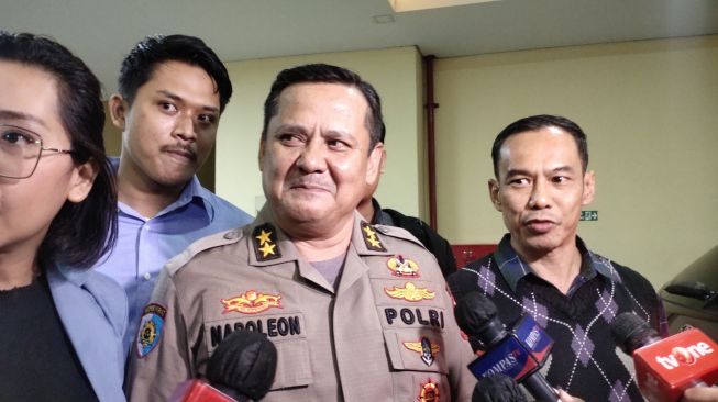 Eks Kadiv Hubinter Irjen Napoleon Bonaparte selesai menjalani pemeriksaan di Direktorat Tindakan Pidana Korupsi (Dit Tipikor) Bareskrim Polri, Selasa (25/8/2020). [Suara.com/Ria Rizki]