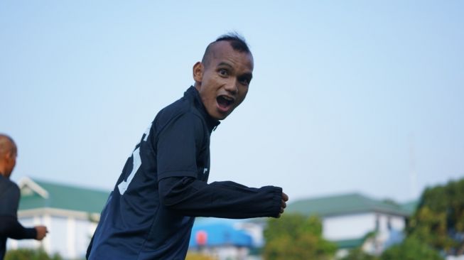 Winger Persija Jakarta Riko Simanjuntak saat berlatih bersama tim. (dok. Persija).
