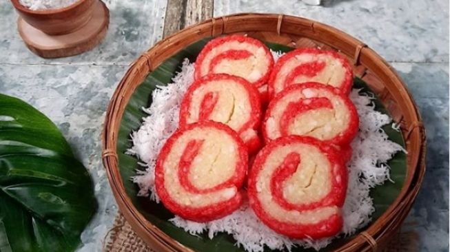 Cara Membuat Getuk Gulung Merah, Kreasi Estetika dari Makanan Tradisional