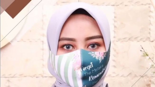 Padankan hijab dengan masker. (Dok: Instagram/mouza.indonesia)