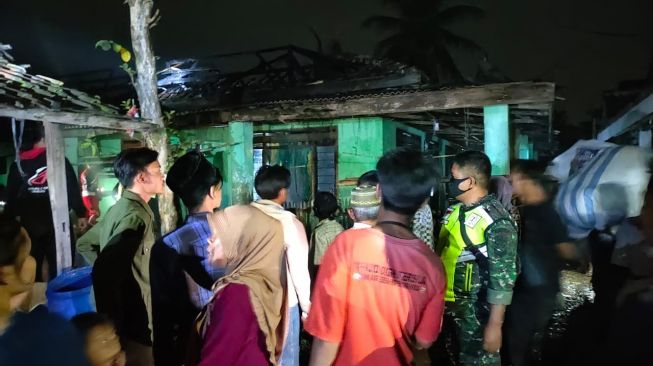 Usai Padam Listrik, Rumah Petani di Maja Lebak Ludes Terbakar