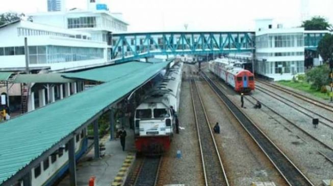 Kereta Api Jarak Menengah dan Lokal di Sumut Kembali Beroperasi