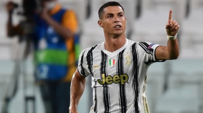 Positif Bertahan di Juventus, Ronaldo Ingin Taklukkan Dunia Musim Depan