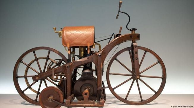 Gottlieb Daimler, Desainer Otomotif Visioner dari Jerman