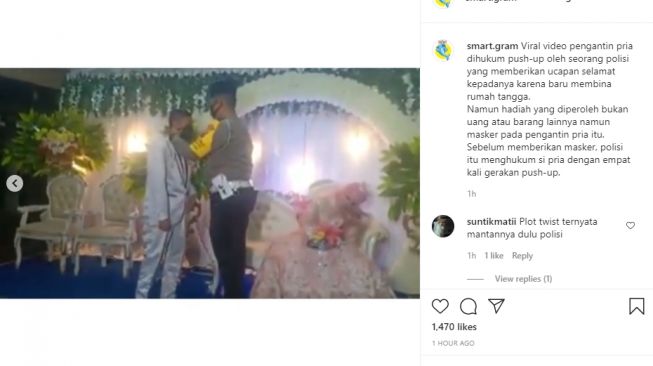 Pengantin pria menerima perintah push-up di pelaminan dari tamu polisi. - (Instagram/@smart.gram)