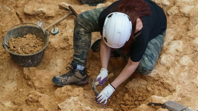 Ngeri... Kerangka Bayi Berusia 3.800 Tahun Ditemukan Terkubur Dalam Guci
