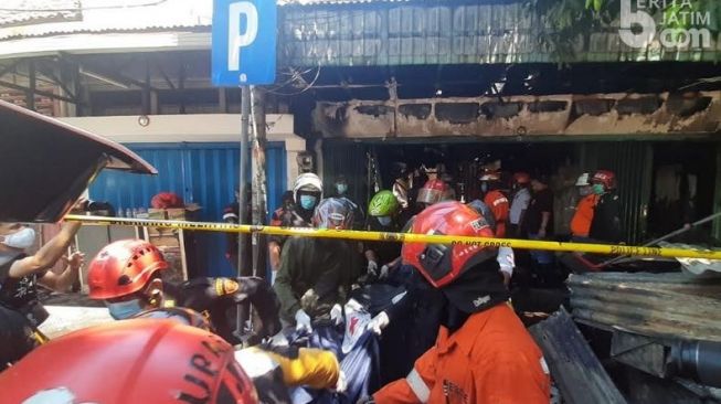 Toko di Pasar Blauran Terbakar, 5 Orang Tewas Diduga Terjebak Kobaran Api