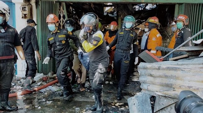 Gagal Selamat, Korban Kebakaran di Kranggan Tewas di Bawah Gardu Listrik