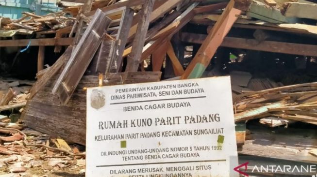 BRUKK! Rumah Berusia 200 Tahun di Bangka Roboh, Cagar Budaya Tak Dirawat