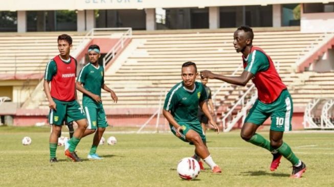 Jelang Restart Liga 1 2020, Persebaya Latihan Perdana Secara Tertutup