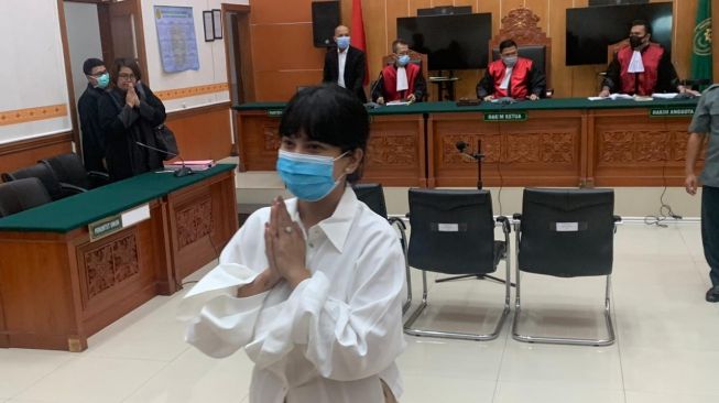 Vanessa Angel menjalani sidang perdana kasus narkoba di Pengadilan Negeri Jakarta, Senin (31/8).  [Evi Ariska/Suara.com]