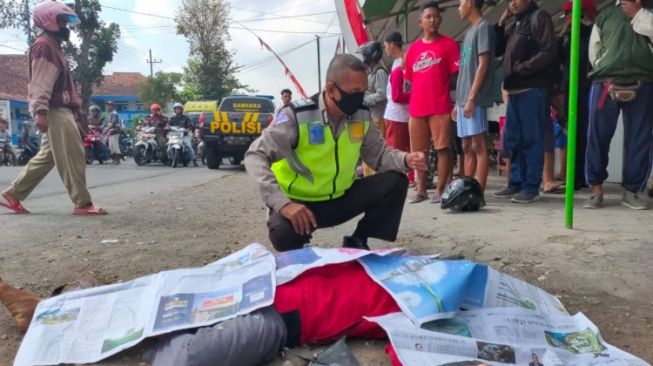 Hindari Penyebrang Jalan, Seorang Warga di Kabupaten Jember Tewas di TKP