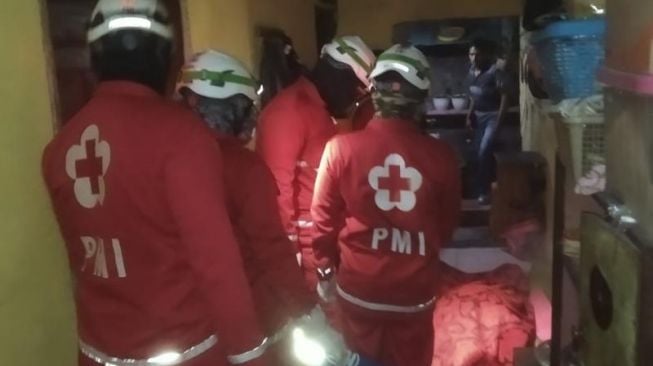 Datang ke Rumah Temannya, Teguh Ditemukan Meninggal Dunia di Kamar Mandi