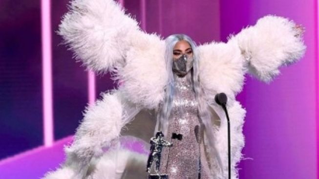 Bangga! Lady Gaga Kenakan Masker Buatan Indonesia di MTV VMA 2020